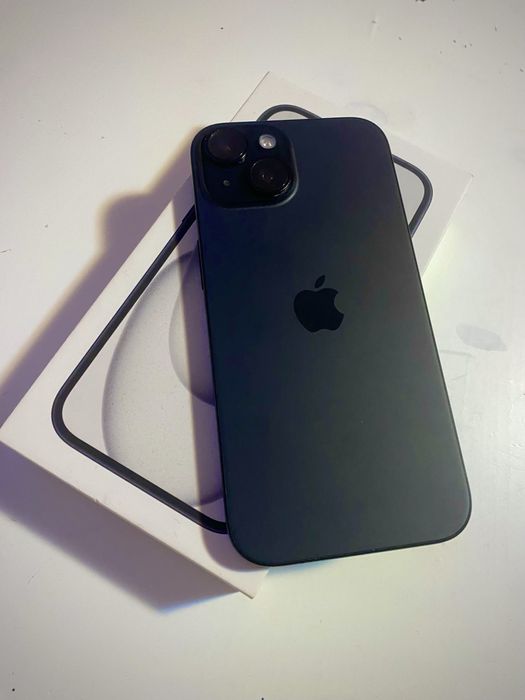 Vand iPhone 15 stare foarte buna