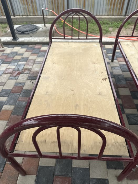 Кровать металлическая