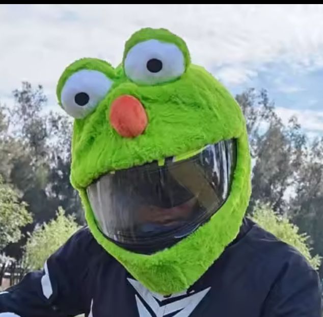 Husa amuzanta pentru casca moto