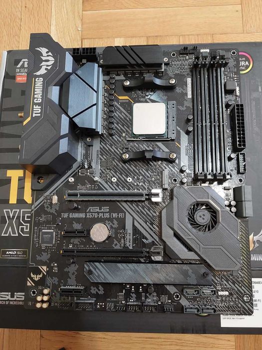 AMD Ryzen 7 5800X + Asus TUF X570 Plus Wi-Fi
