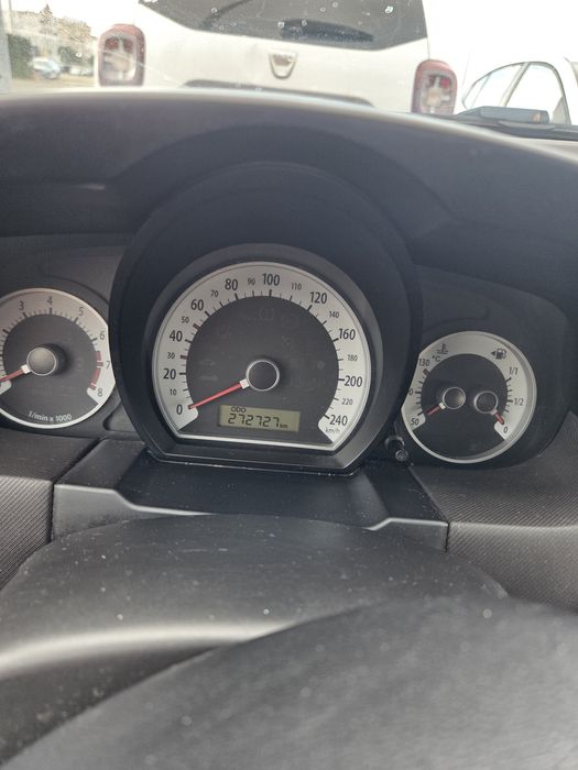 Kia.        Cee'd