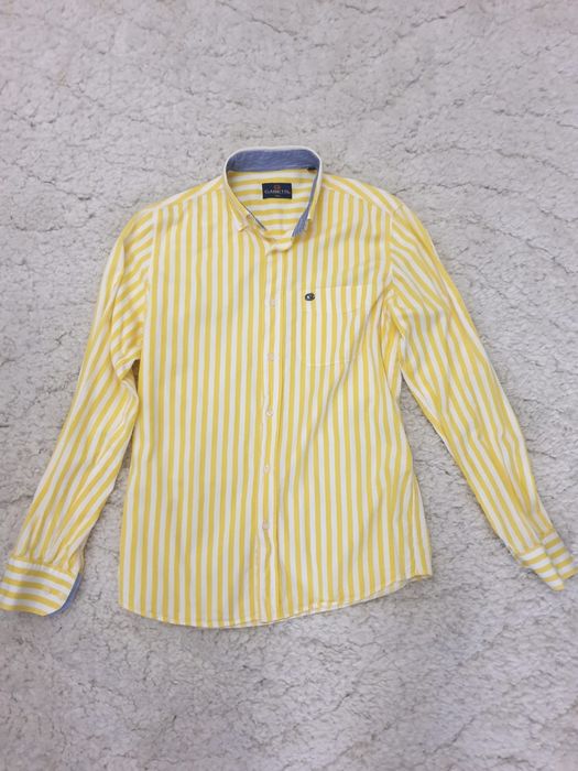 Sacou, pantofi, adidasi, camasi.