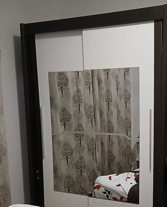 Dulap cu uși glisante