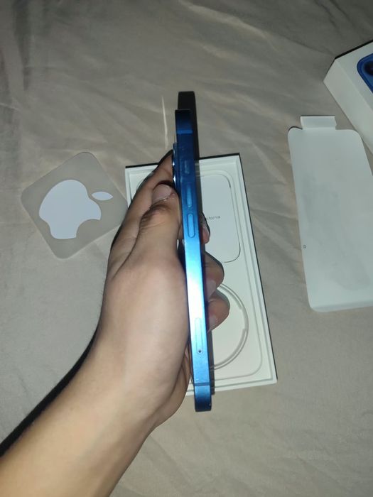 Продам iphone 13