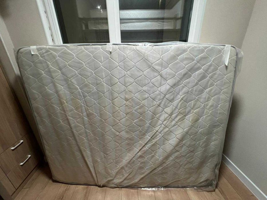 Продаётся матрас 2.2m x 1.6m