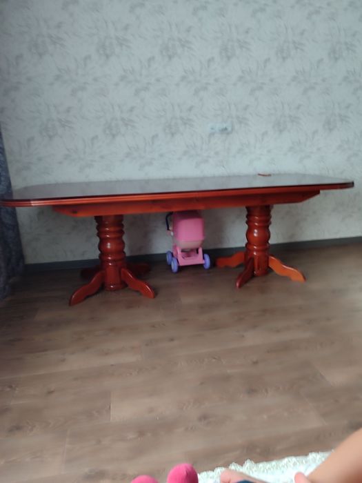 Продам стол. Большой