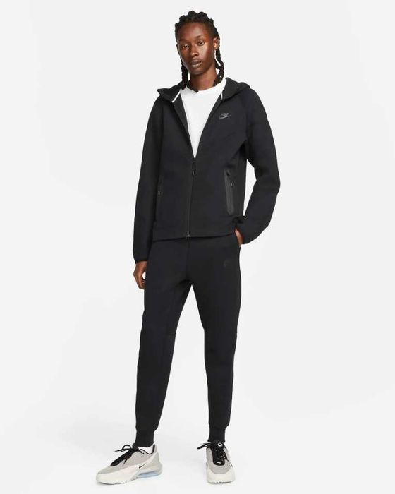 Оригинално долнище на Nike Tech! XXL