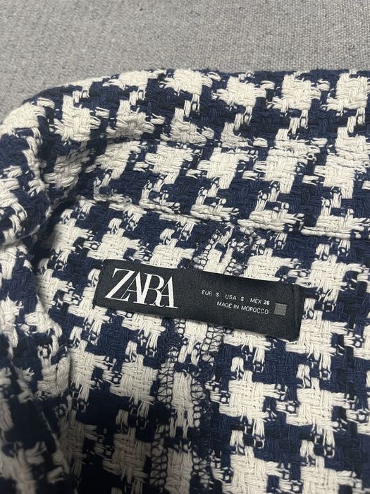 Късо сако Zara.