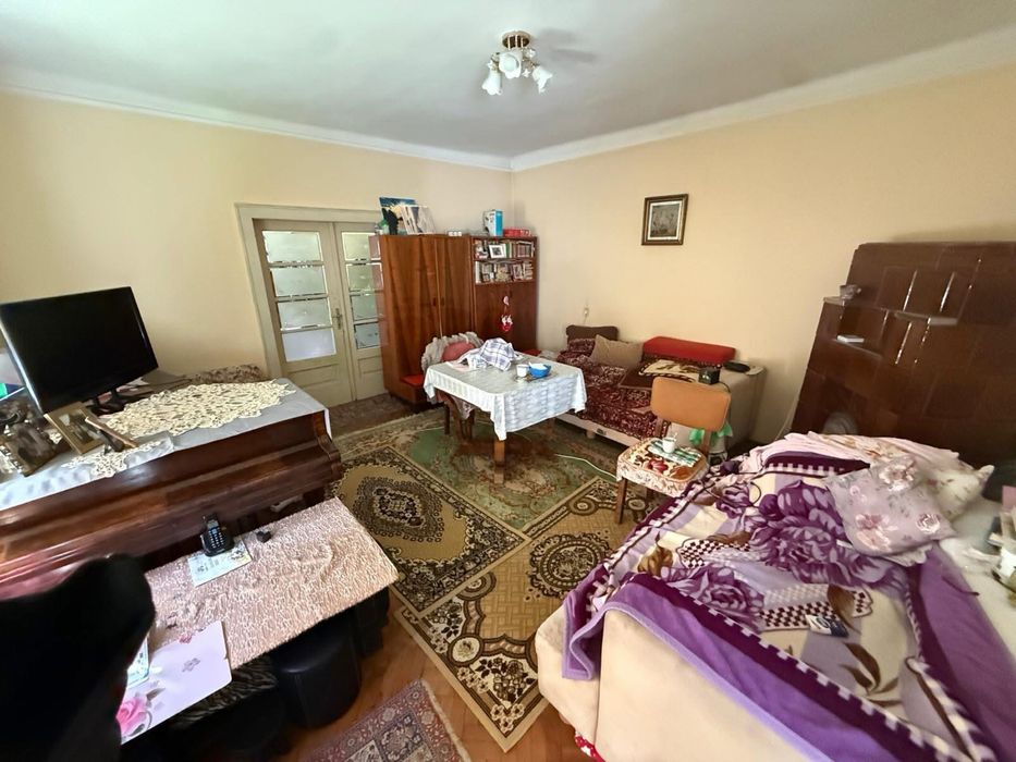 Ofer spre vanzare Casa 4 Camere / Teren 8,5 Arii zona Titulescu