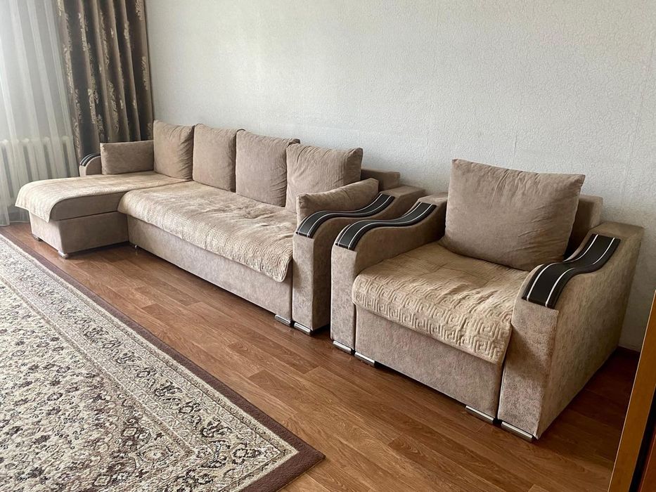 Продаётся угловой диван для гостиной