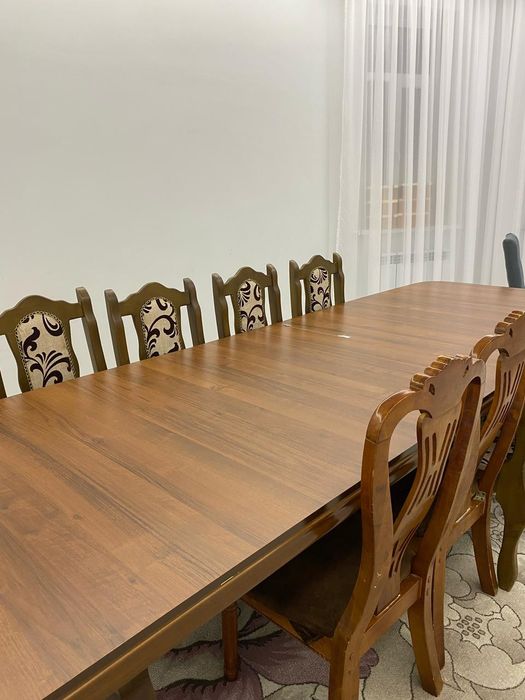 Продается стол с стульями