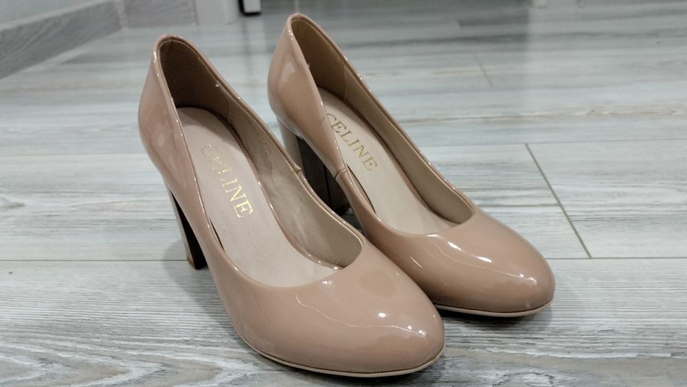 Продам женскую обувь