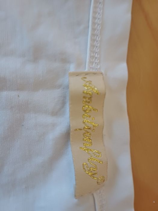 Лятна бяла с камъни