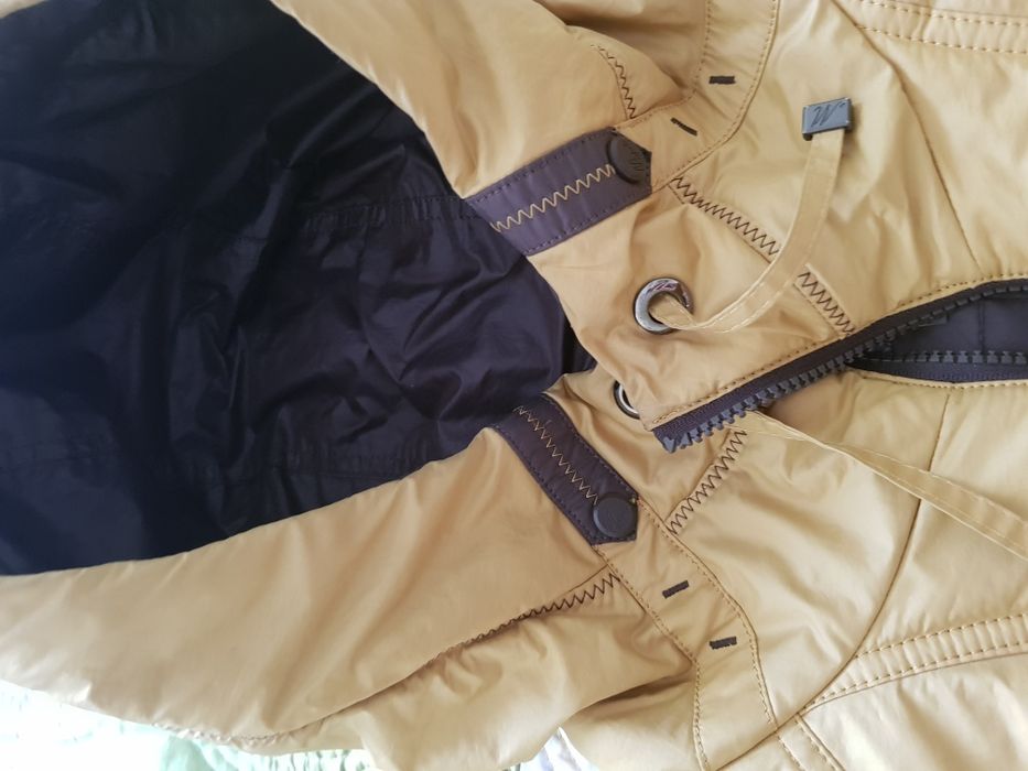 Продам женскую куртку