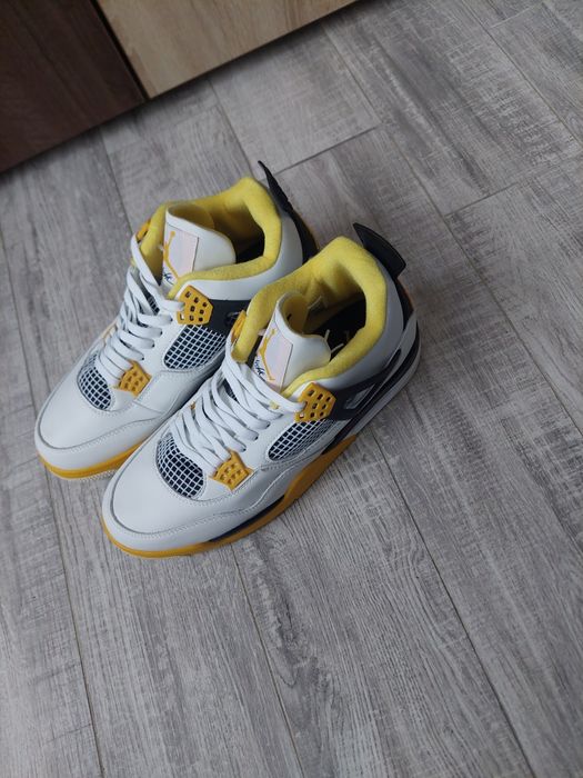 Jordan 4 retro sulfur