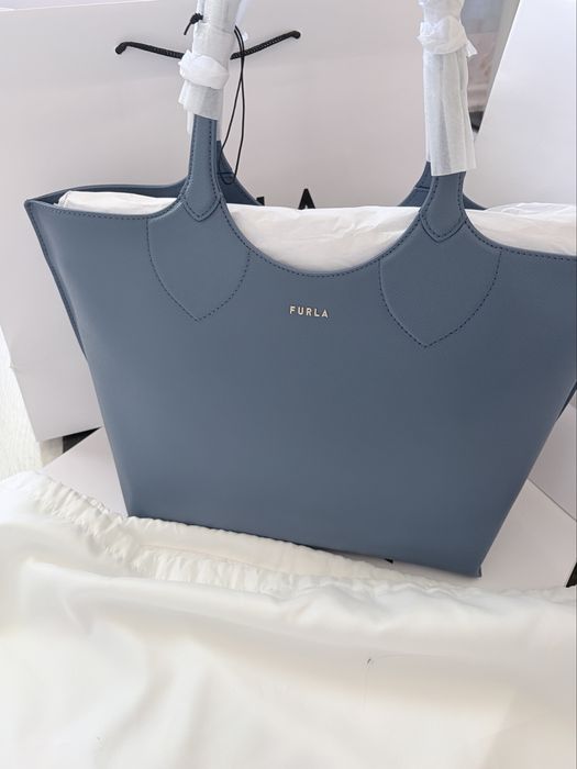 Furla -оригинална М размер