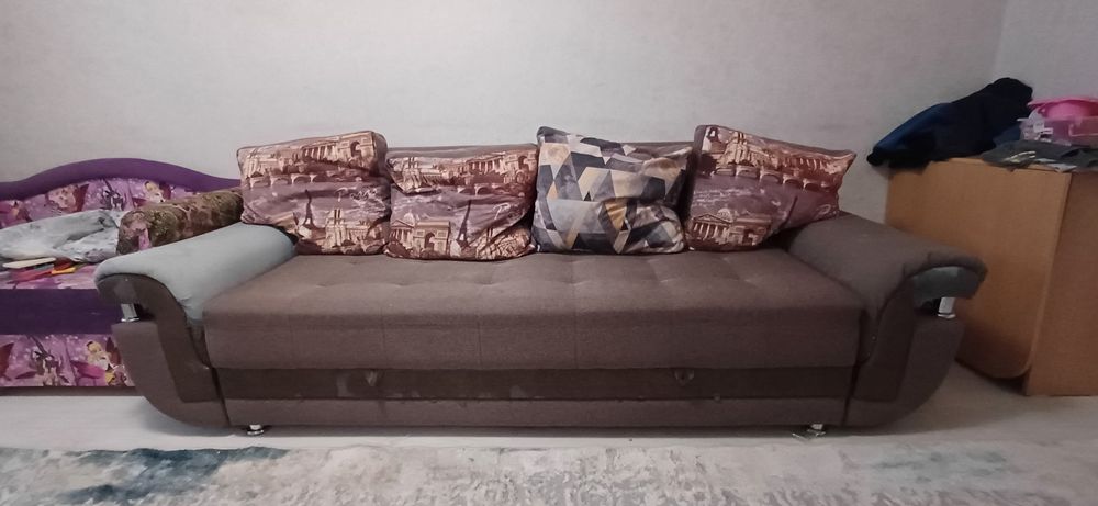 Продам диван с ящиками