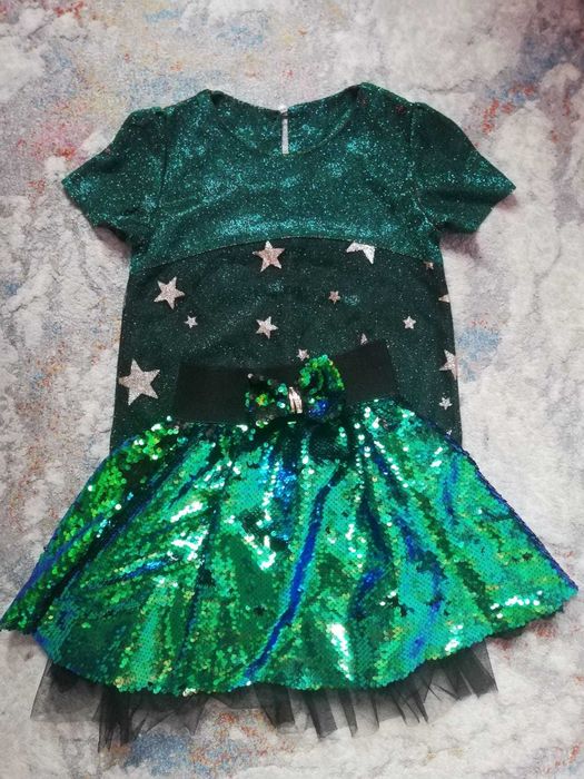 Продам детское платье.