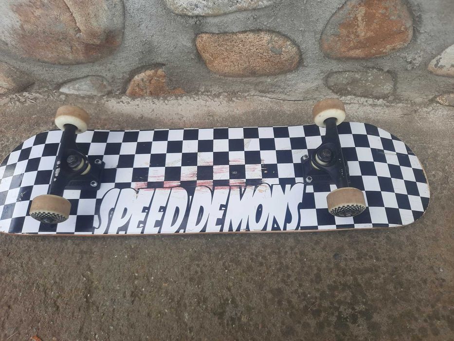 Vand Skateboard speed demons