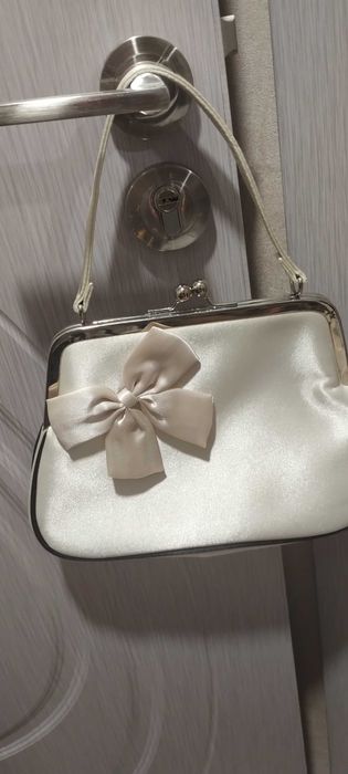 Булчинска чанта бяла