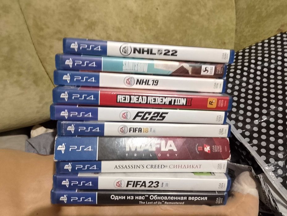 Продам PS4 Slim 1TB