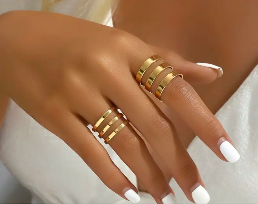 Блестящо колие циркони