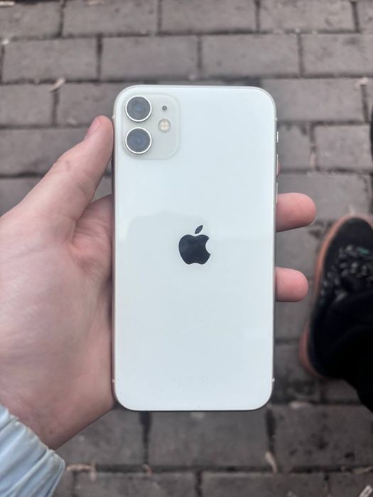 Айфон 11 в хорошем состоянии