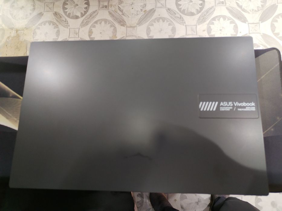 Noubook sotiladi Asus