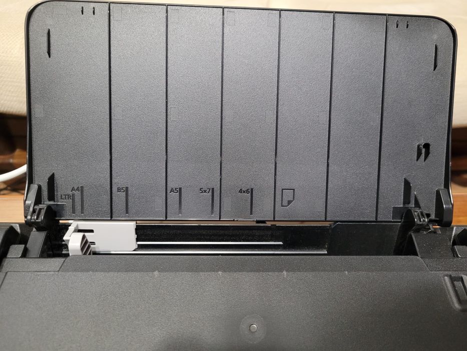 Imprimantă multifuncțională Canon PIXMA MG2550S – printare, scanare și copiere.
