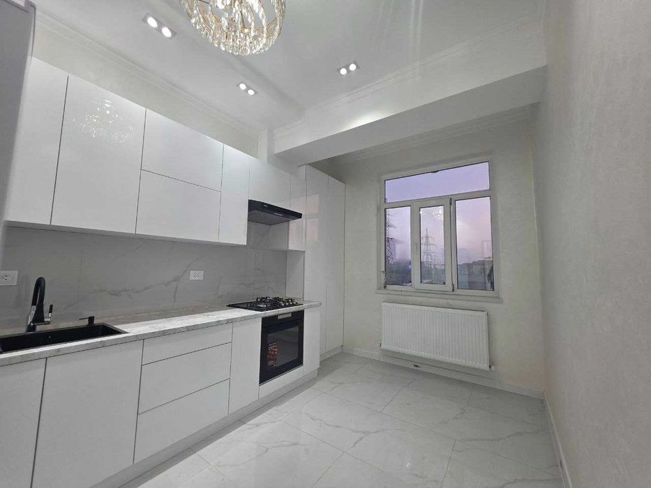 Продаётся 3х комн квартира на 2 этаже Ор-р Азимед