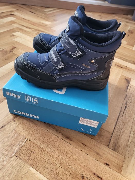 Зимни  водоустойчиви  боти.