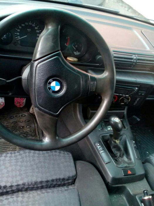 Колата се продава на части