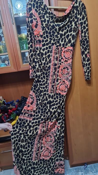 Красивые платья в отличном состоянии