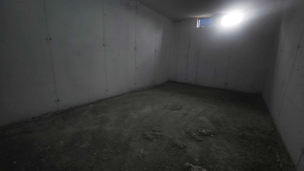 Сдаётся отличное торговое помещение возле аэропорта. Рядом есть КФС