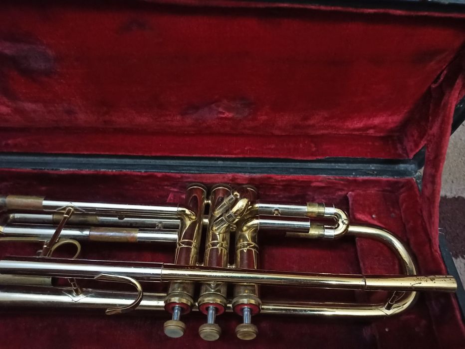 Продавам тромпет