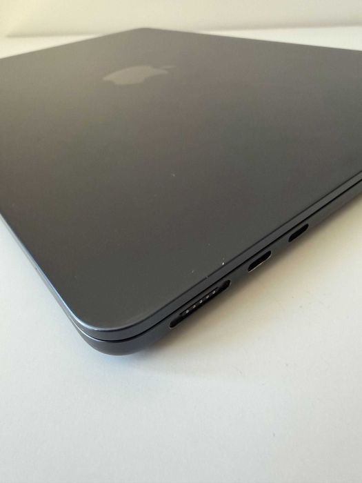 MacBook Air M2 8/256 91% Battery