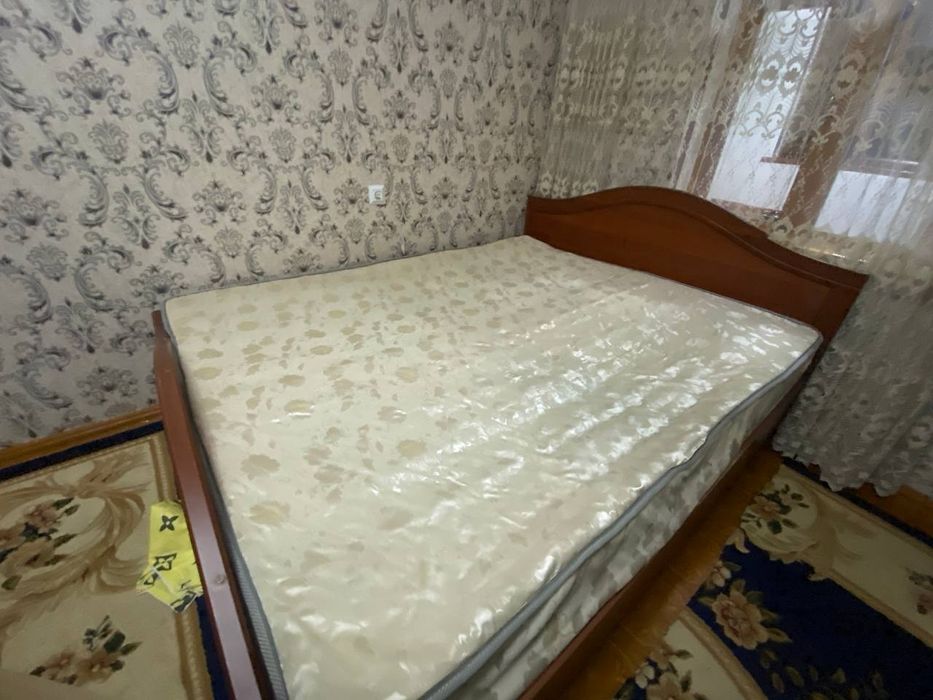 Двухспальный кровать с матрасом