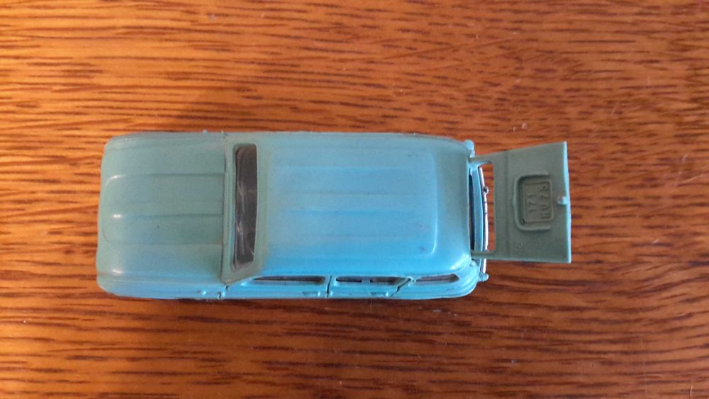 Пластмасова количка