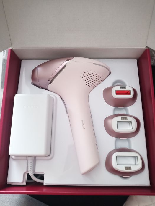 Фотоепилатор IPL Philips Lumea Seria 9000 Bri958/00