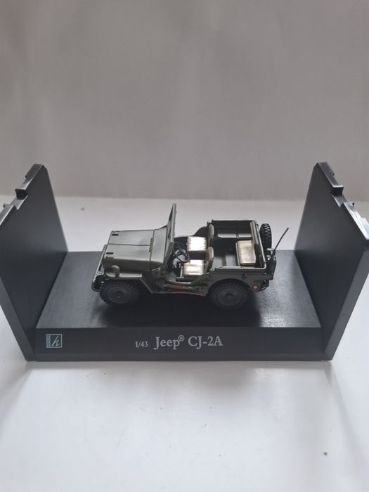 Колекционерска количка - военен джип Jeep CJ-2A - Cararama. Мащаб 1:43