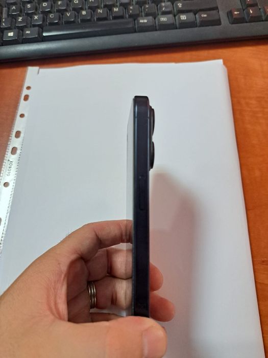 Iphone 15 pro, blue Titanium
