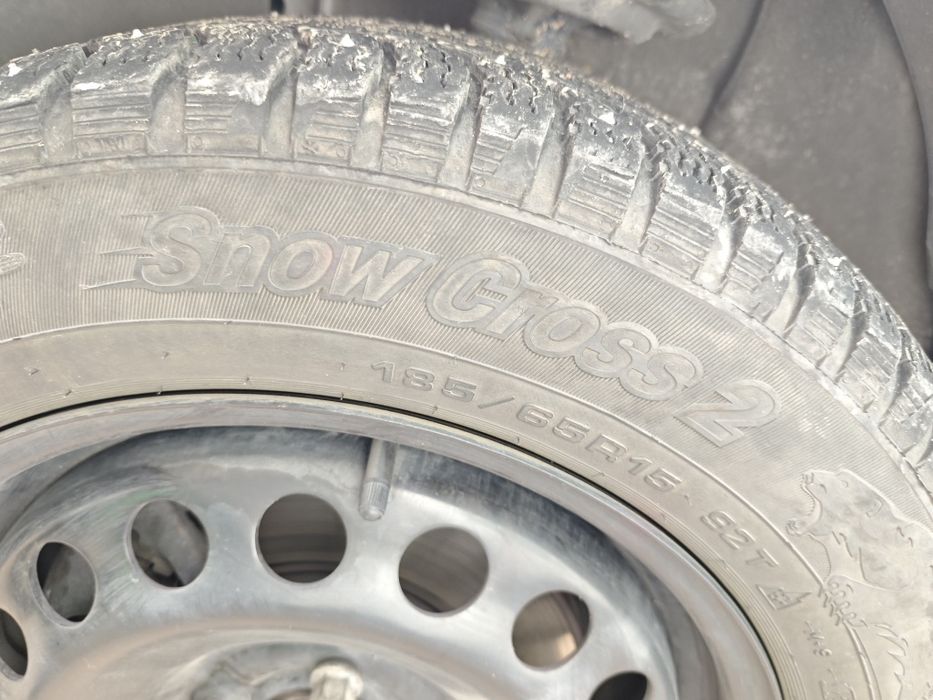 Продам шипованую резинну