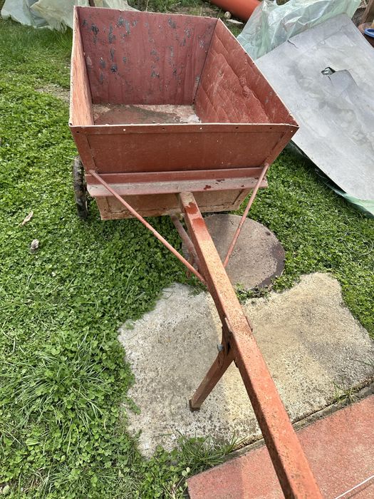 Carut din fier pentru curte