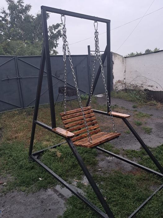 Продам беседку с нутри имеется с полом