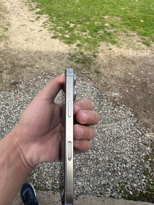 Iphone 16pro titan