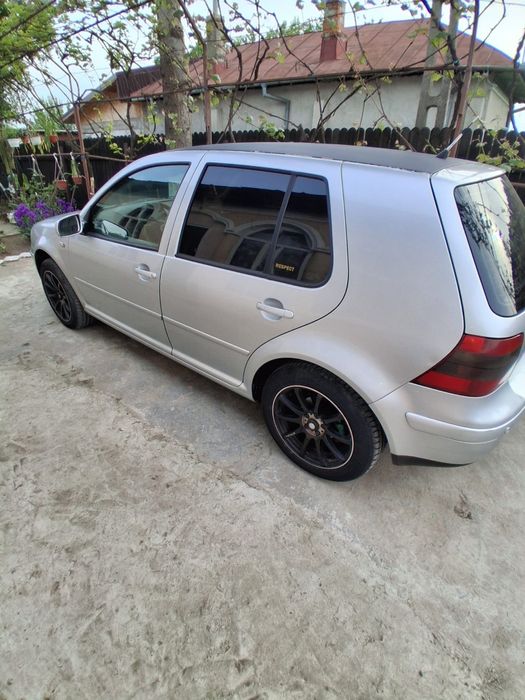 Vând Golf 4 1.6i Climatronic