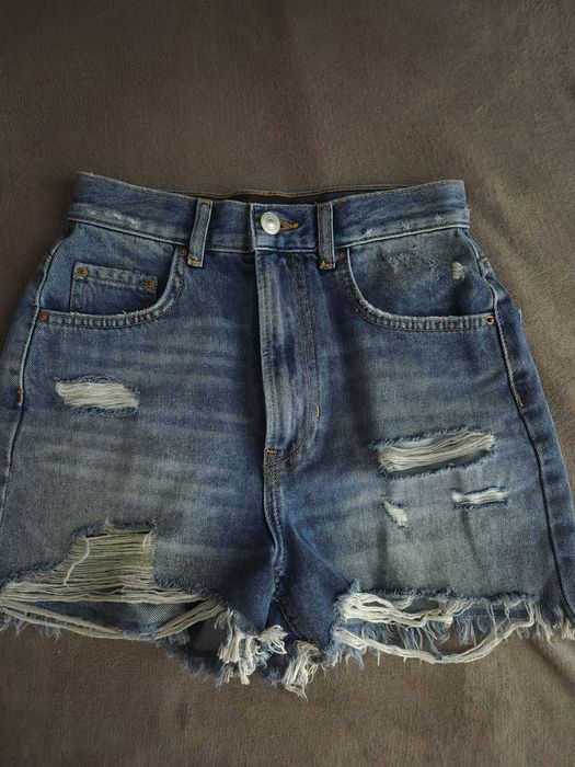 Pantaloni scurti denim, Pieces