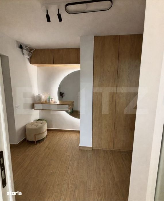 Apartament cu 3 camere, etaj 2, renovat complet - zona Centrala