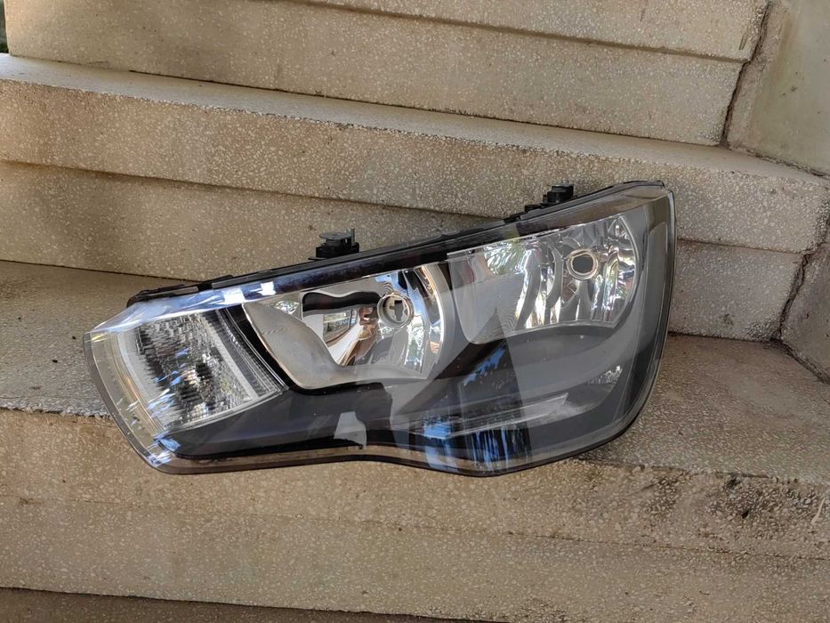 Фар Audi A1 ляв / Фар Ауди А1 Оригинален