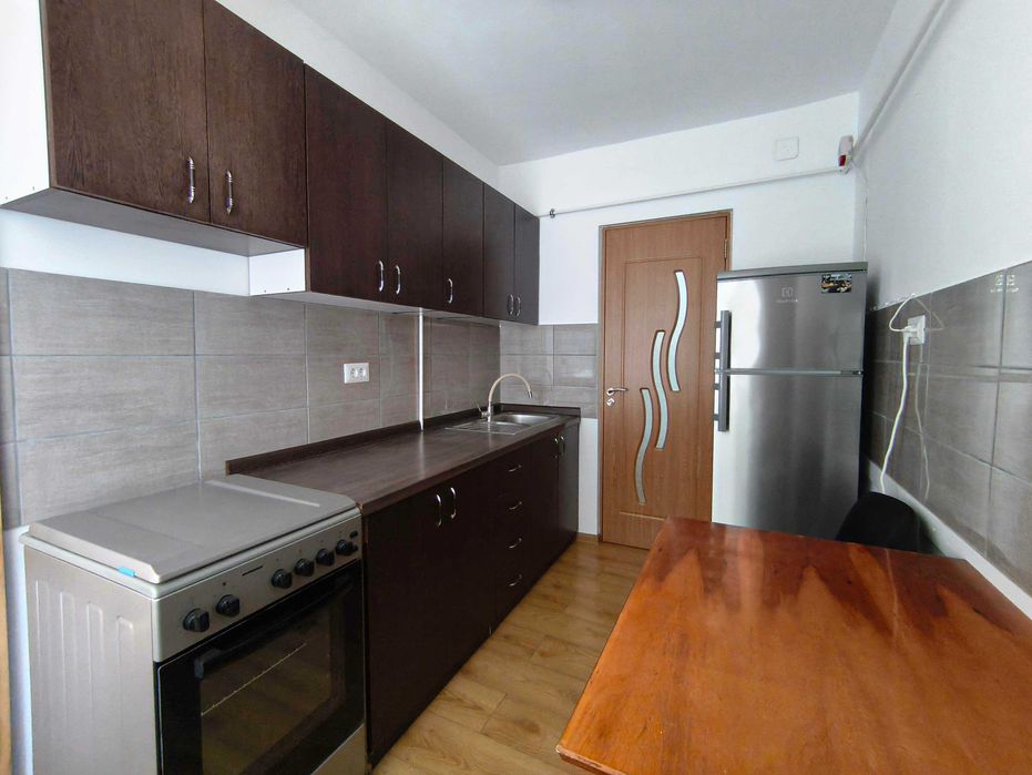 Închiriez apartament 3 camere Dorohoi